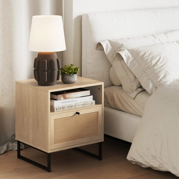 Space-Saving Nightstand: Functional Storage for Bedrooms - 图片 2