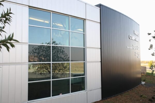 Stylish and Lightweight Aluminum Composite Panels - 图片 2