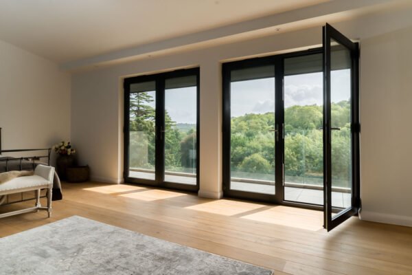 Panoramic 110 Series Thermal Doors - 图片 2