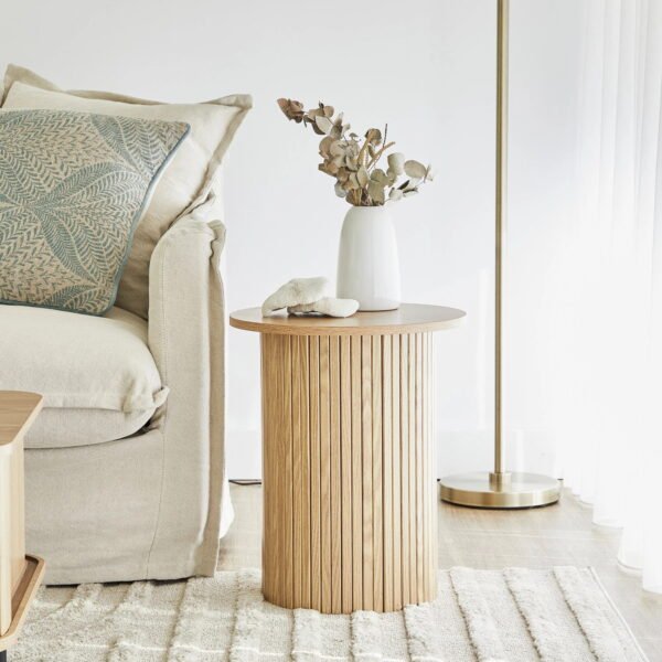 Space-Saving Side Table: Functional Accent for Any Room - 图片 3