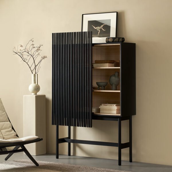 Multifunctional Sideboard: Storage & Display for Living Spaces - 图片 2